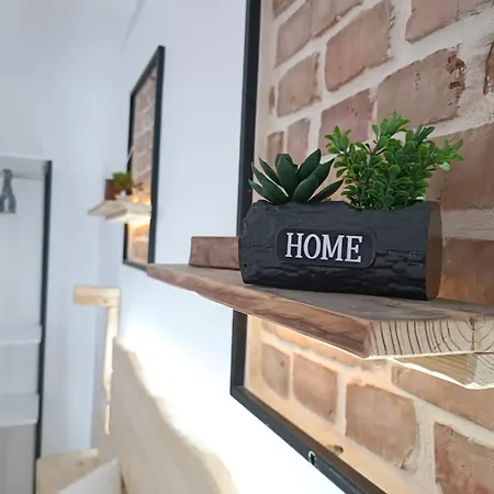 Central Apt טיראנה